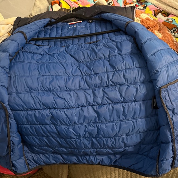Tommy Hilfiger Men's Dark Blue Quilted Vest - Picture 6 of 6